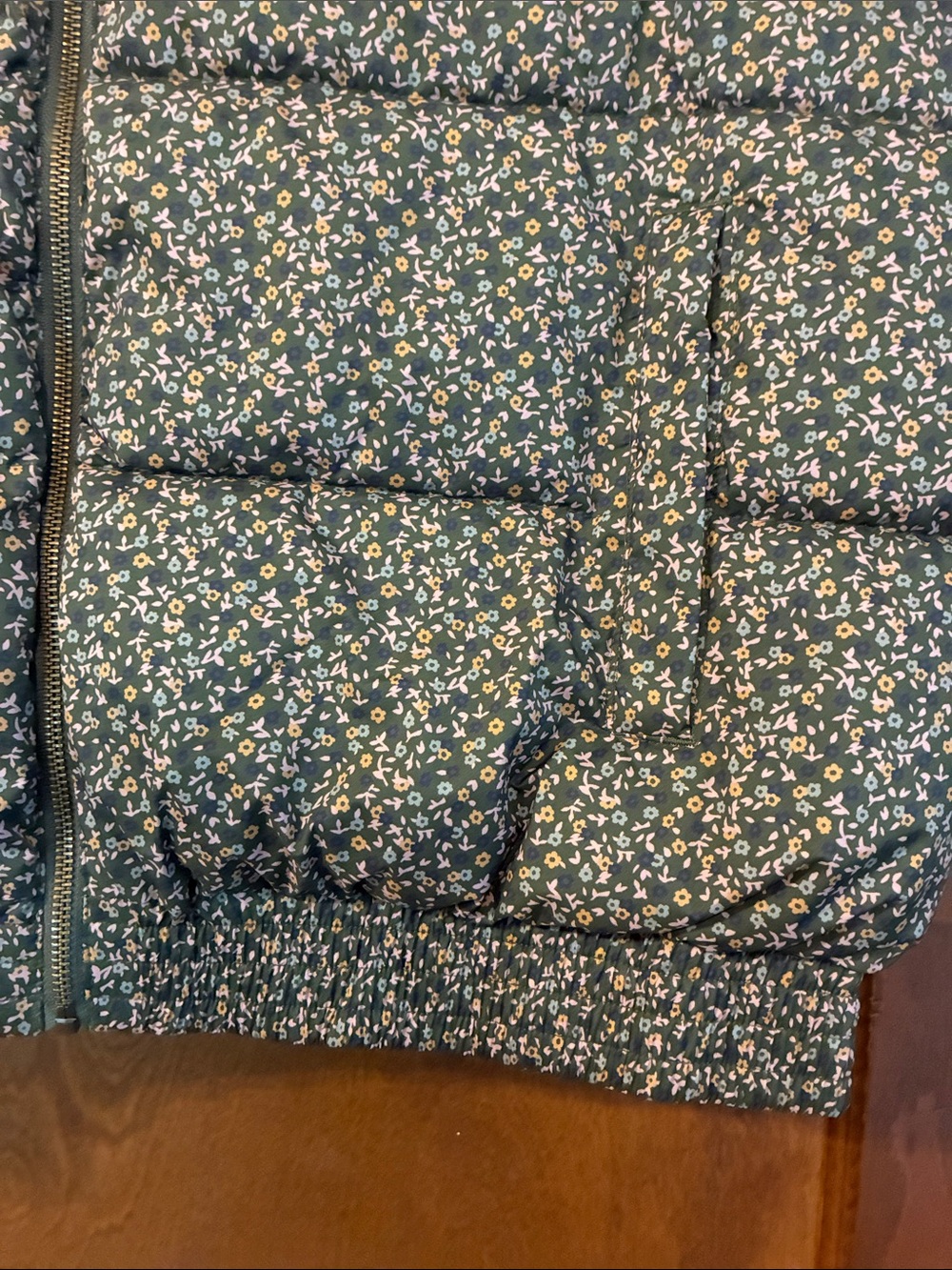Universal Threads floral puffer vest - Picture 2 of 7